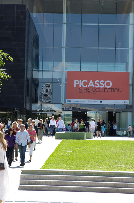 'Picasso and his Collection' general crowds on last day of exhibition