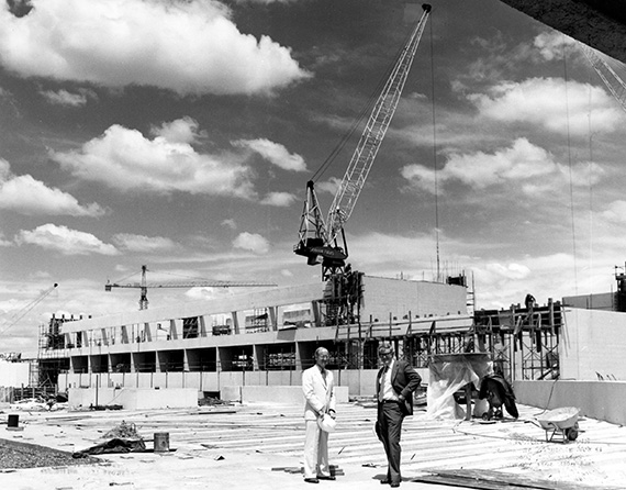 Robyn Gibson and Raoul Mellish at the Queensland Art Gallery construction site
