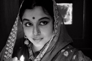 Production still from Apur Sansar (The World of Apu) 1959 / Dir: Satyajit Ray / Image courtesy: Janus Films